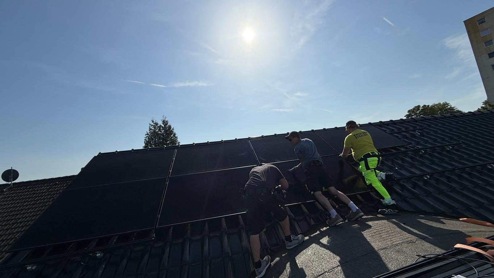 Montageteam von SW Photovoltaik
